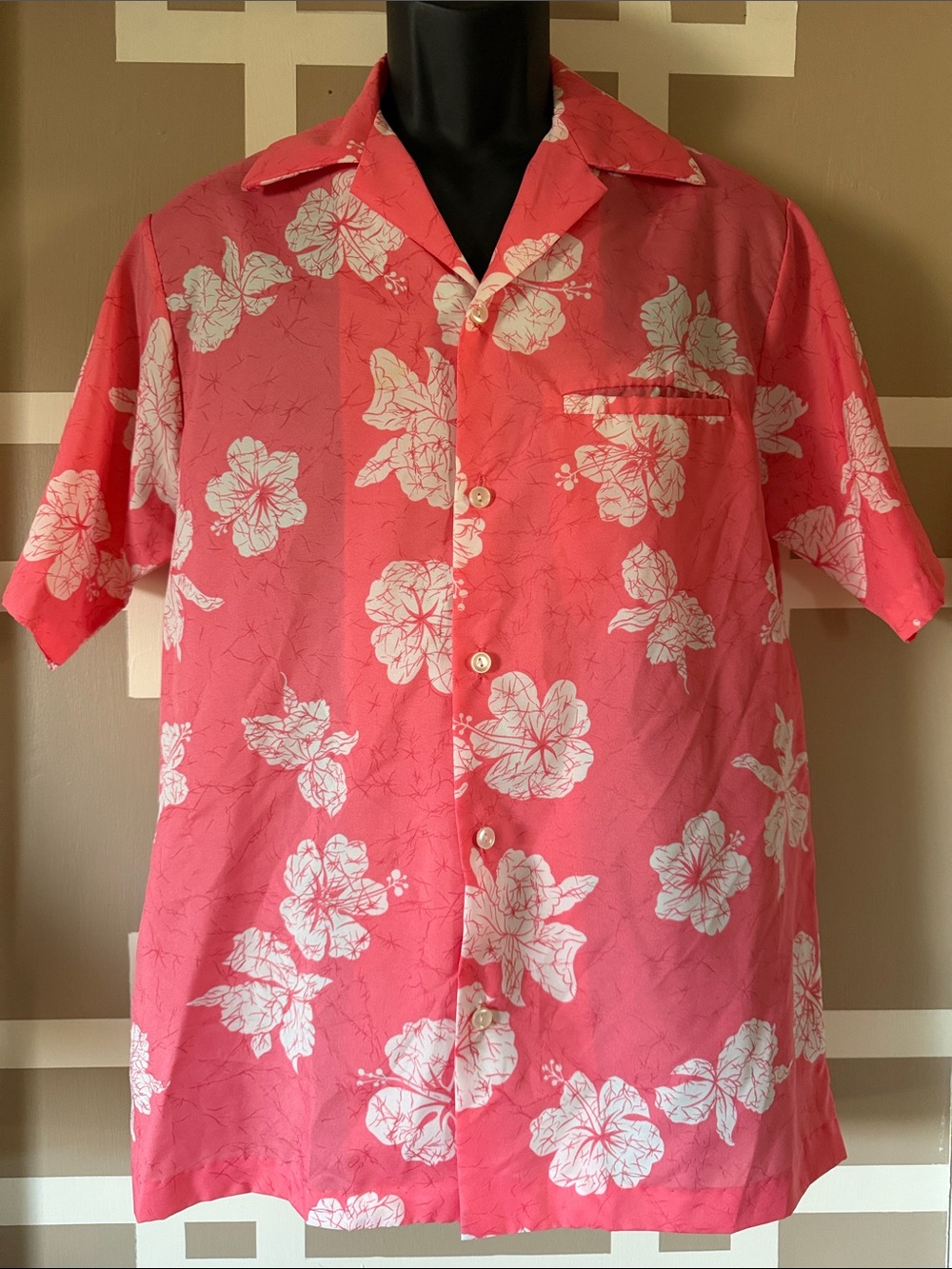 Vtg 90s Hilo Hattie Coral Pink Hibiscus Hawaiian Aloha Shirt Men’s Sz M Rayon